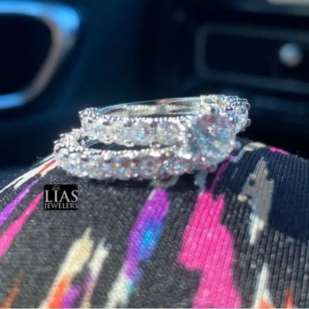 Brand New 18k White Gold Wedding Ring Set